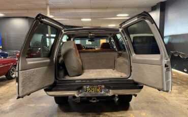 Chevy-tahoe-lt-4x4-1995-silver-21