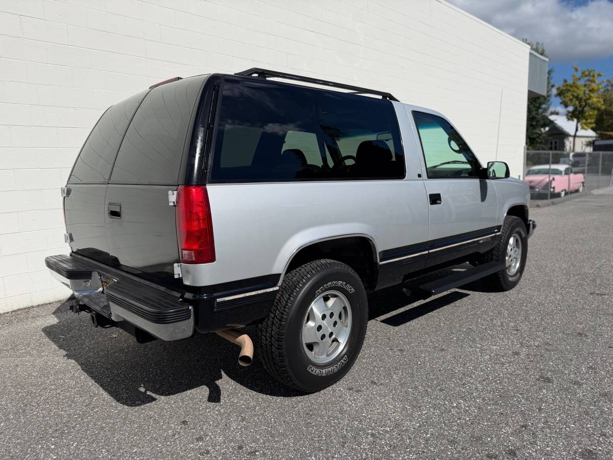 Chevy-tahoe-lt-4x4-1995-silver-3