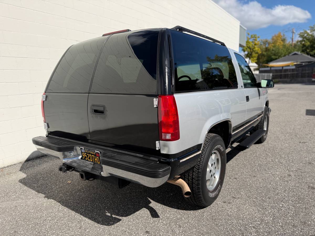 Chevy-tahoe-lt-4x4-1995-silver-4