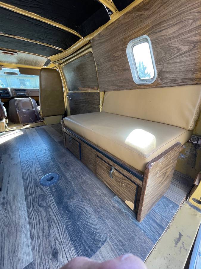 Chevy-van-1974-yellow-7