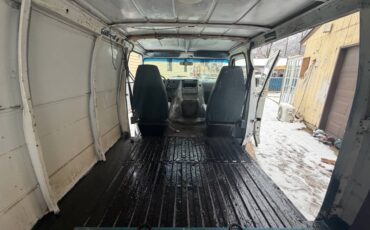 Chevy-van-1989-white-6