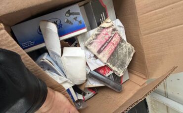 Chevy-van-1989-white-7