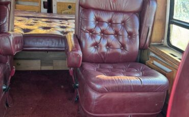 Chevy-van-1991-custom-10