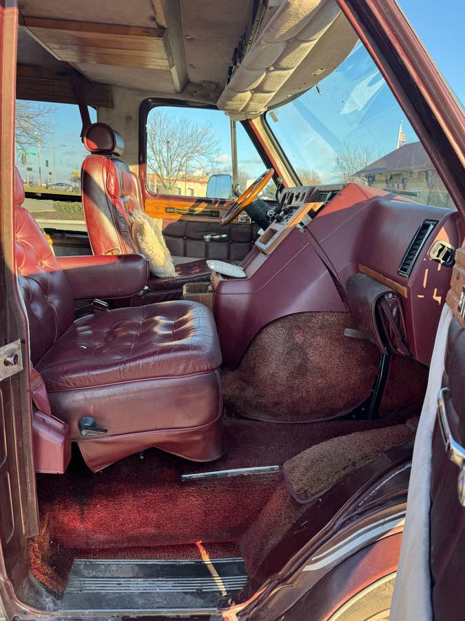 Chevy-van-1991-custom-13