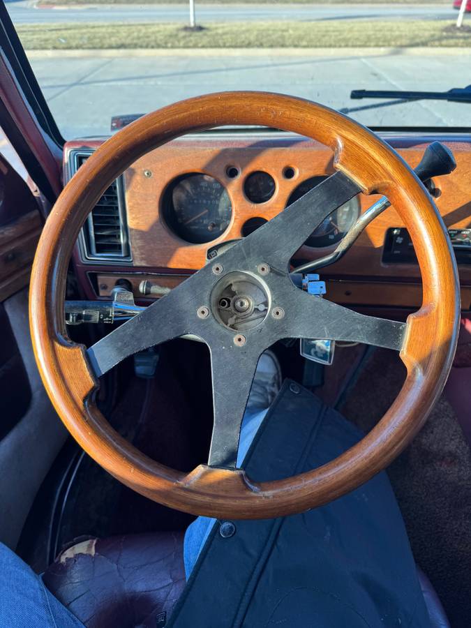 Chevy-van-1991-custom-16