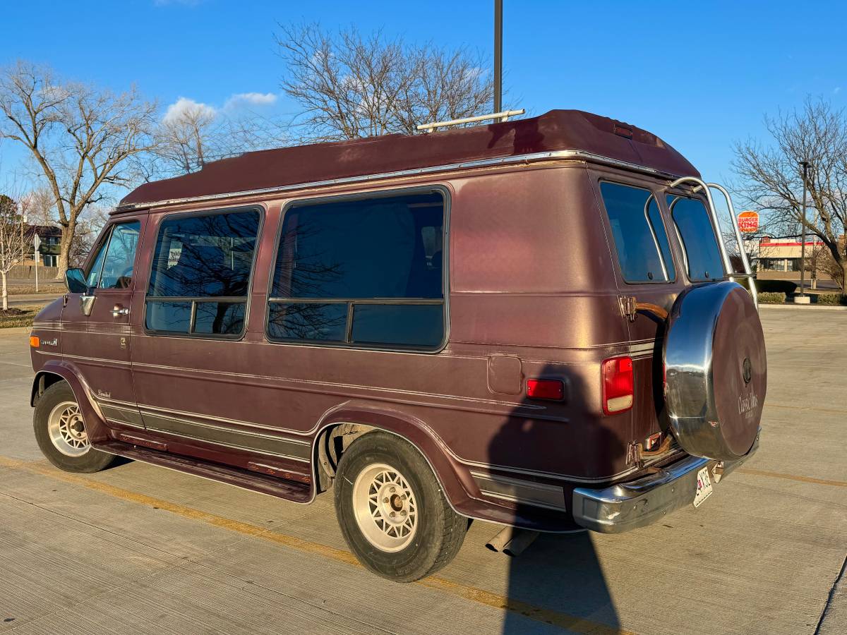 Chevy-van-1991-custom-5