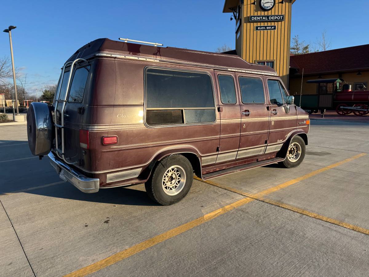 Chevy-van-1991-custom-7