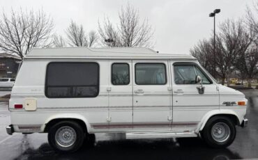 Chevy-van-1992-white-4