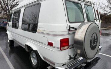 Chevy-van-1992-white-6