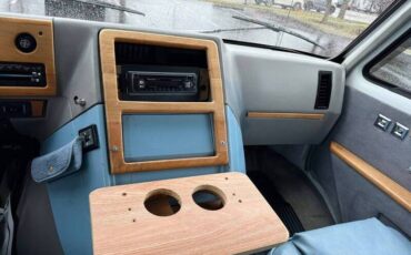 Chevy-van-1992-white-9