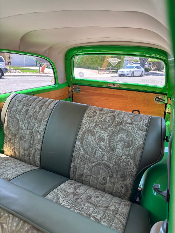 Chevy-wagon-150-1954-green-8