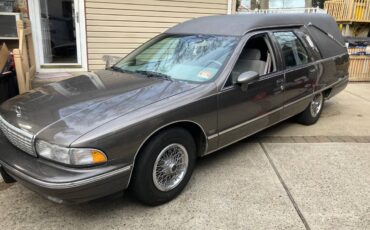 Chevy-wagon-hearse-1993-grey-1