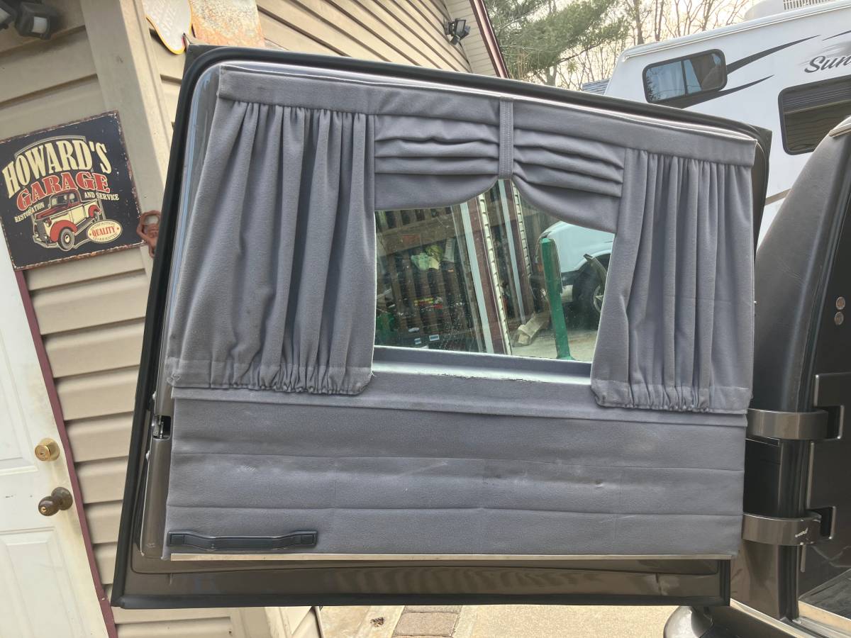 Chevy-wagon-hearse-1993-grey-10