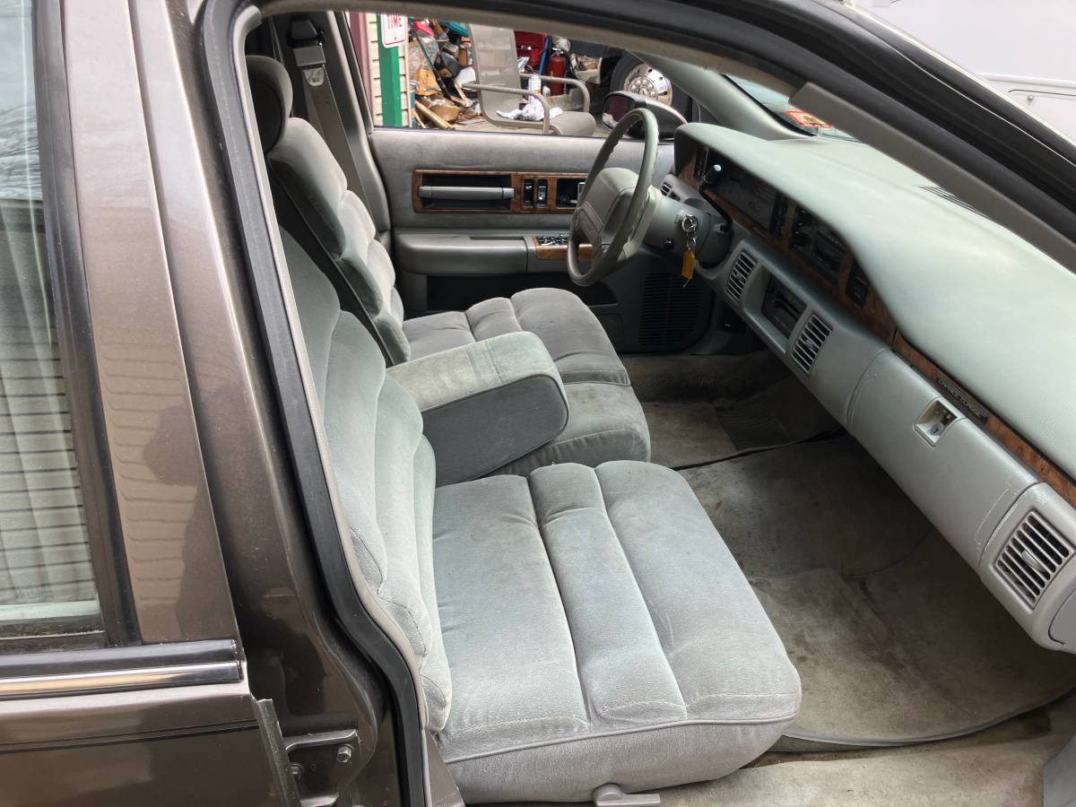 Chevy-wagon-hearse-1993-grey-13