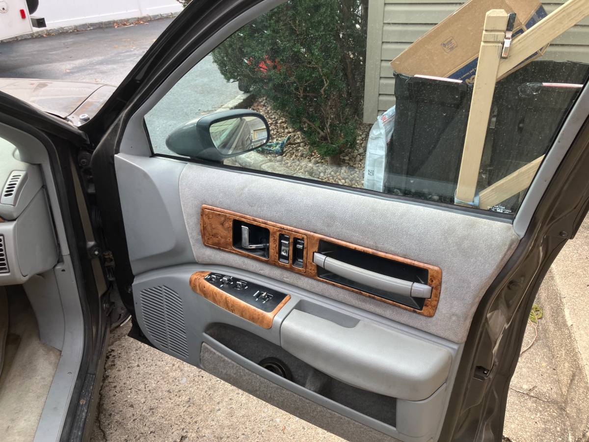 Chevy-wagon-hearse-1993-grey-18