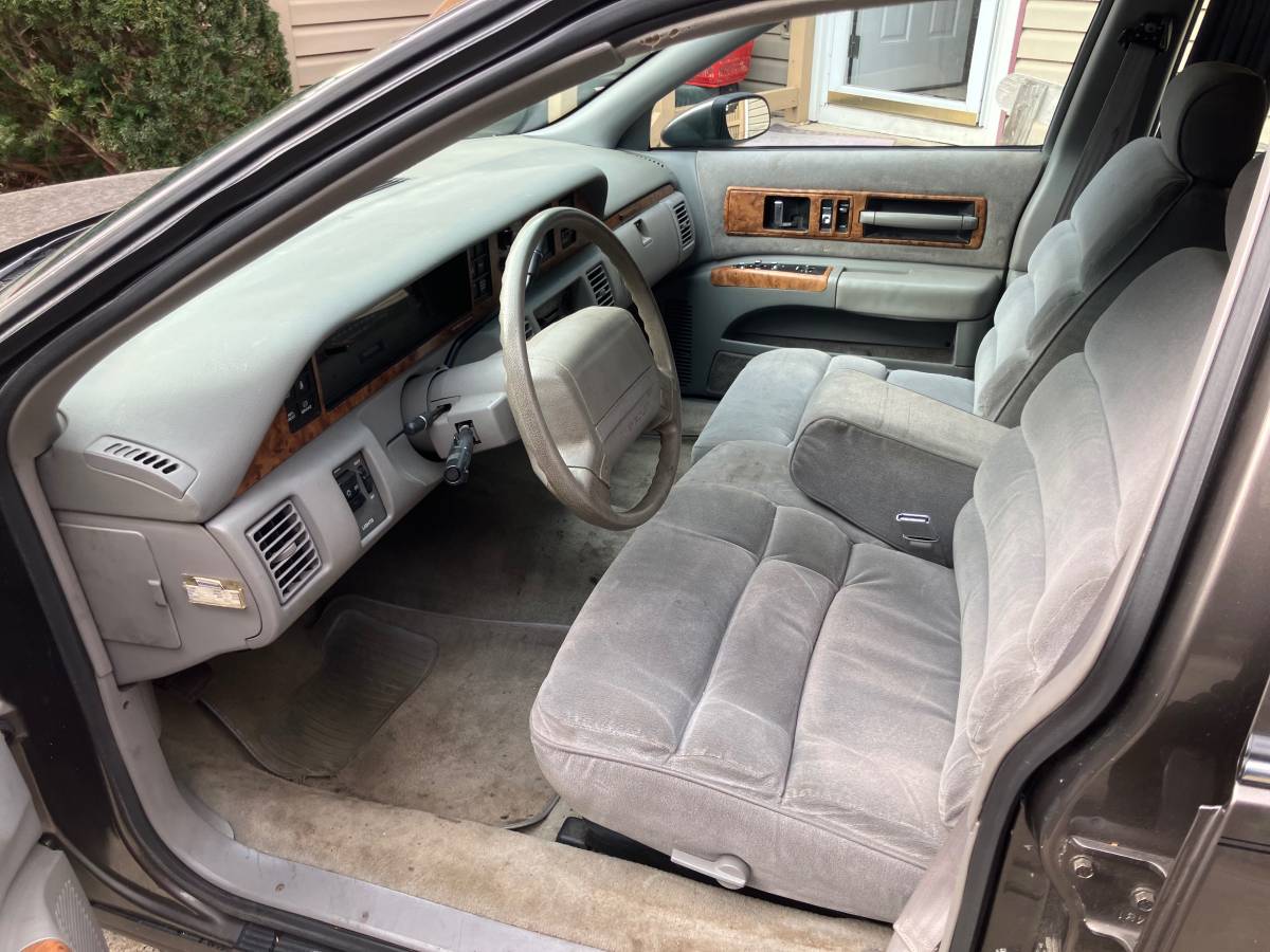 Chevy-wagon-hearse-1993-grey-4