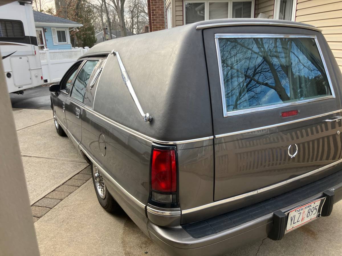 Chevy-wagon-hearse-1993-grey-8