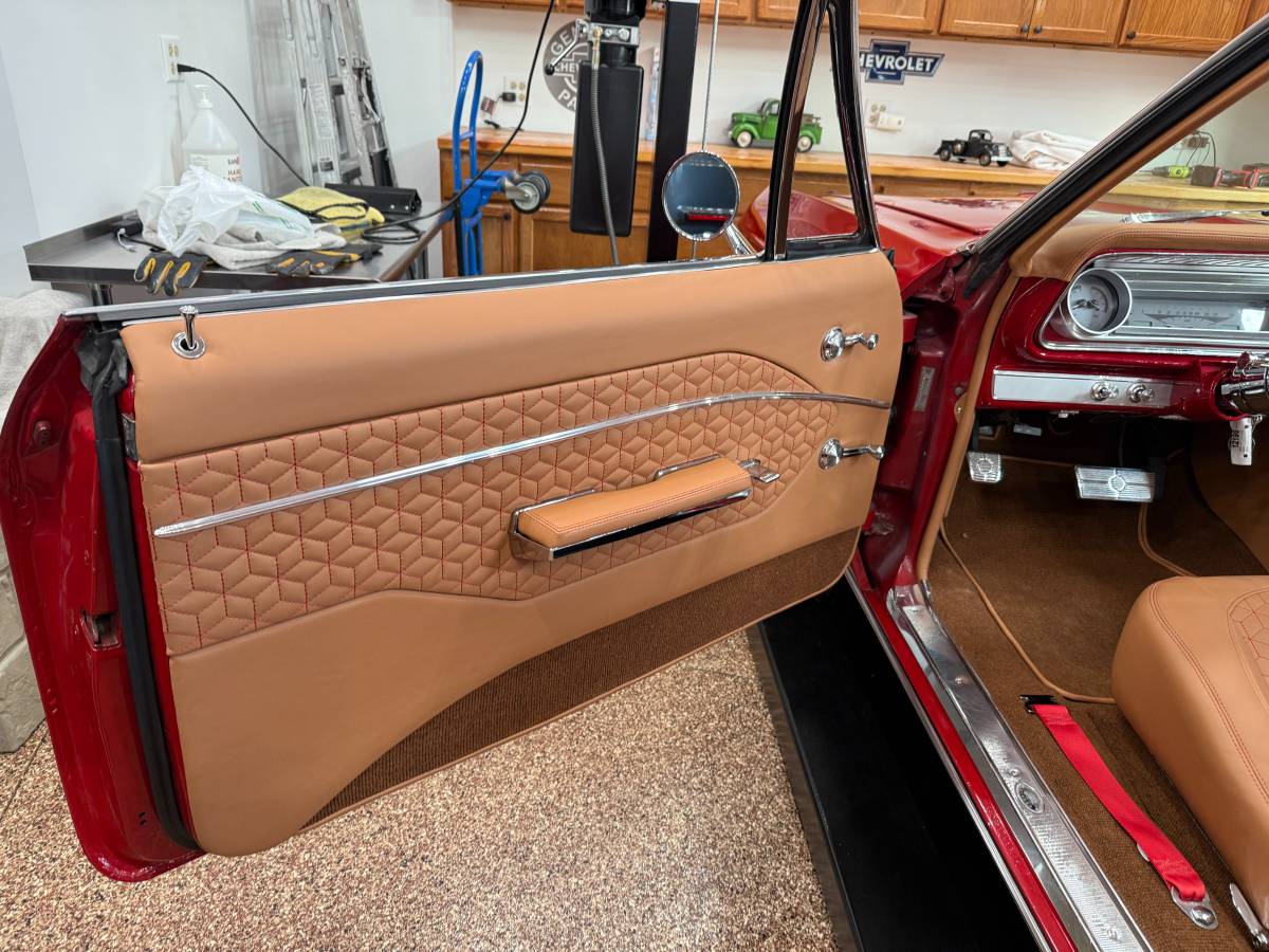 Chrevrolet-impala-1965-red-9