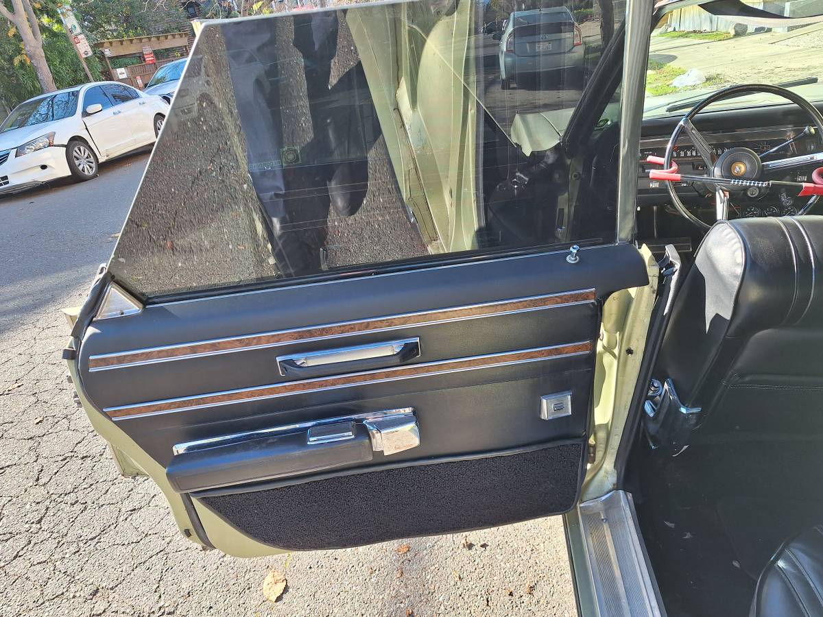 Chrysler-1968-green-1