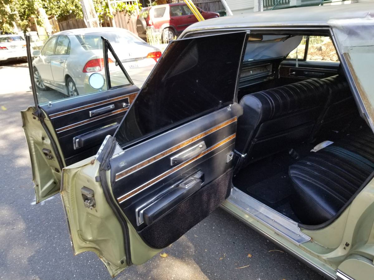 Chrysler-1968-green-12