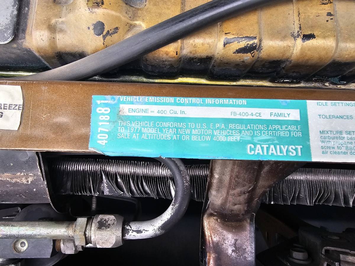 Chrysler-1977-brown-16