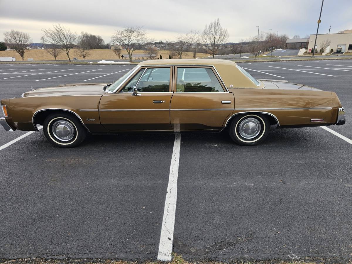 Chrysler-1977-brown-4