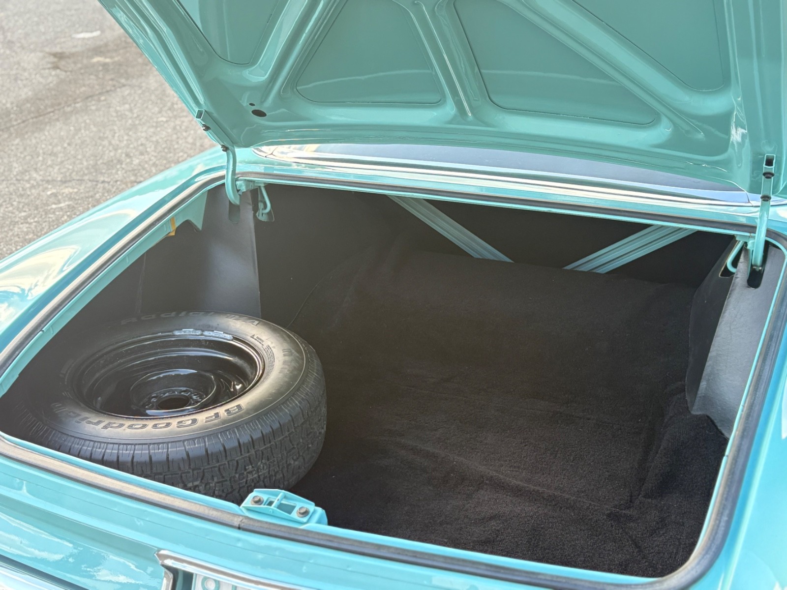 Chrysler-300-Series-1962-Coupe-13