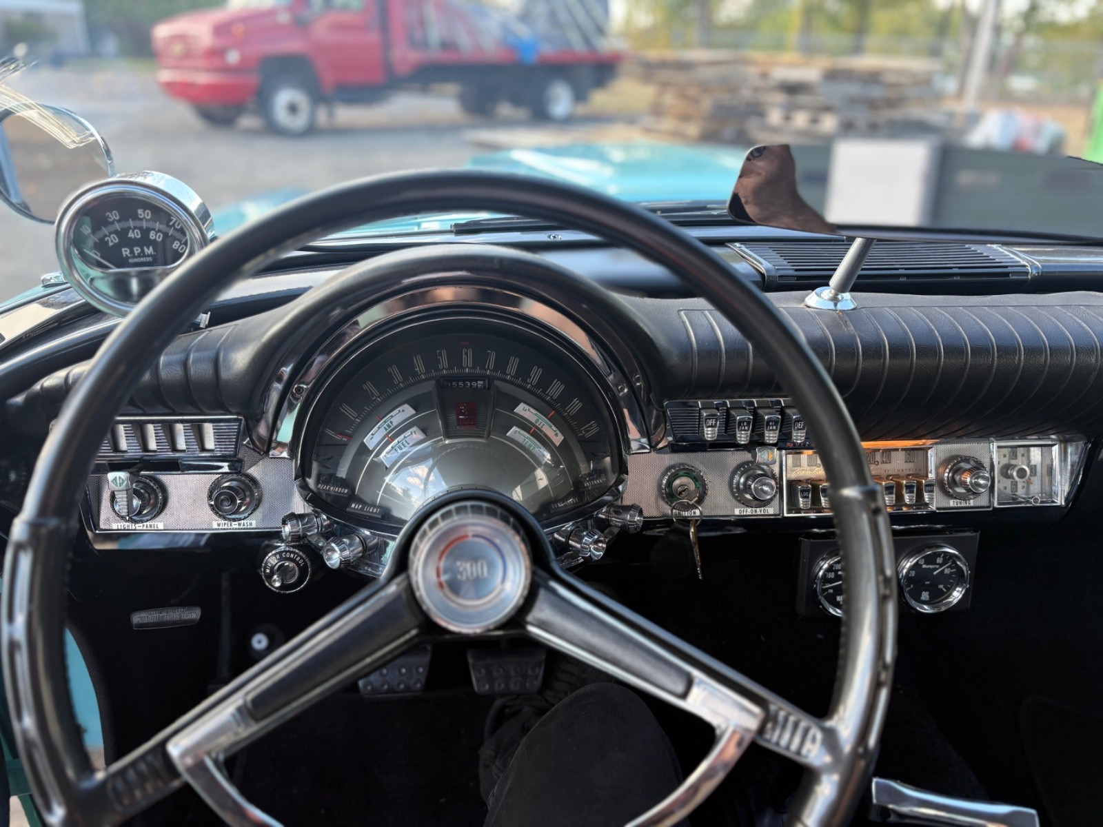 Chrysler-300-Series-1962-Coupe-16