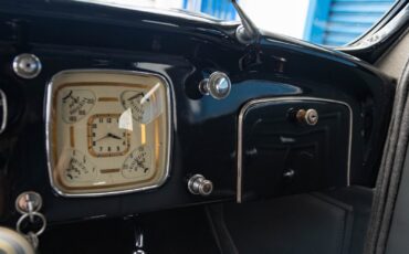 Chrysler-Airflow-Series-C-11-1936-4-Door-Sedan-39