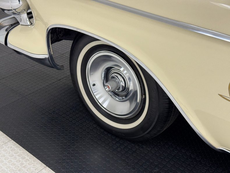 Chrysler-Imperial-1963-Ivory-Cream-16