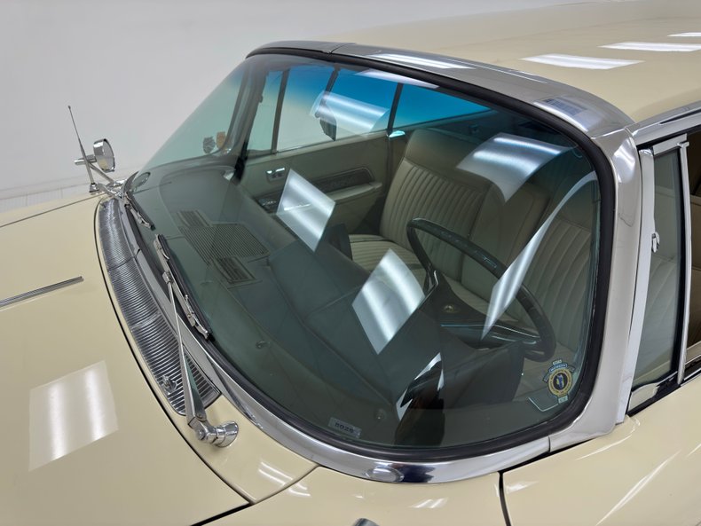 Chrysler-Imperial-1963-Ivory-Cream-19