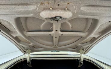 Chrysler-Imperial-1963-Ivory-Cream-35