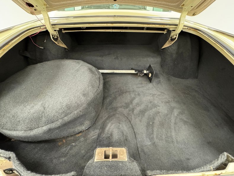 Chrysler-Imperial-1963-Ivory-Cream-4