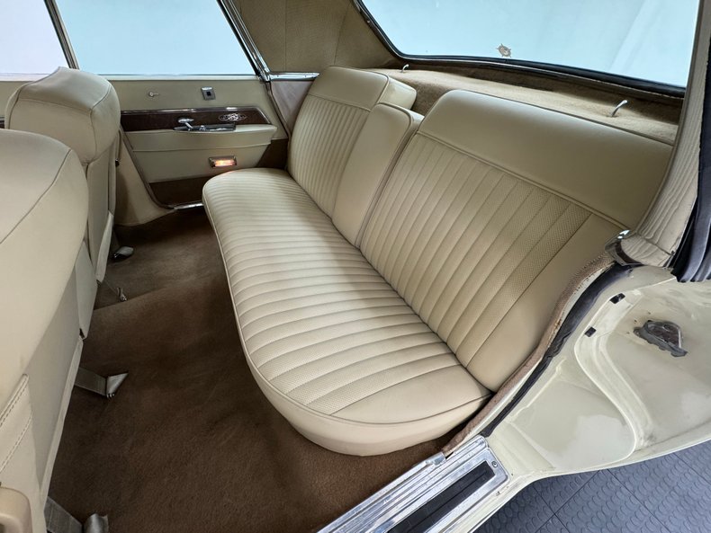 Chrysler-Imperial-1963-Ivory-Cream-41