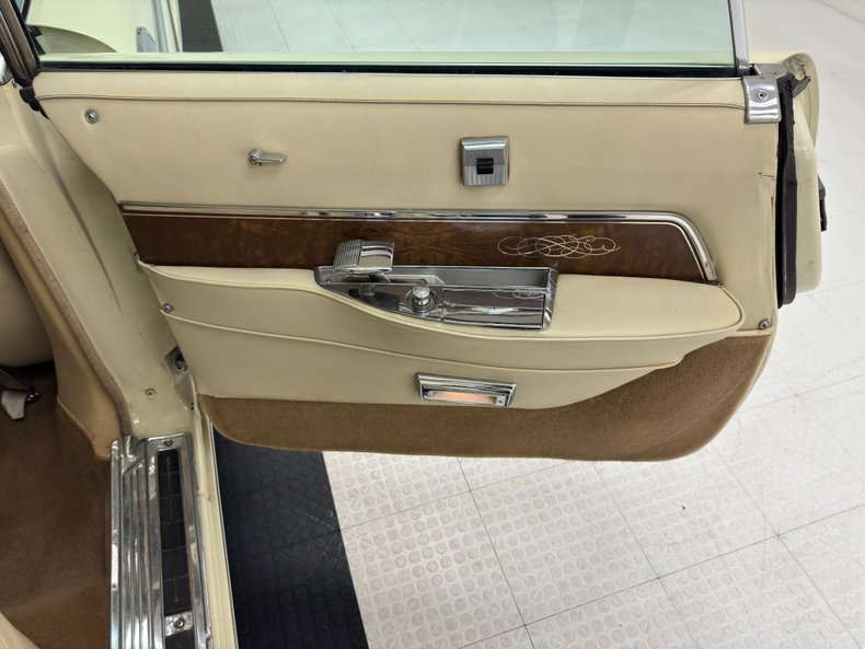 Chrysler-Imperial-1963-Ivory-Cream-49