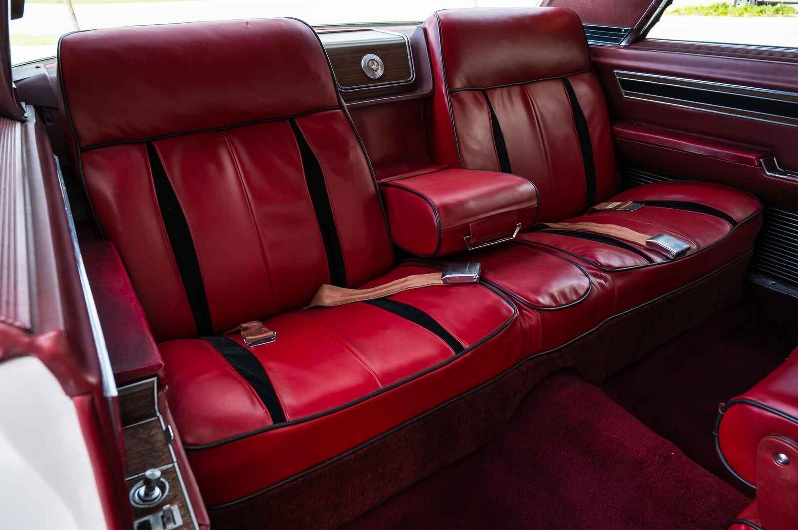 Chrysler-Imperial-1967-2-Door-14