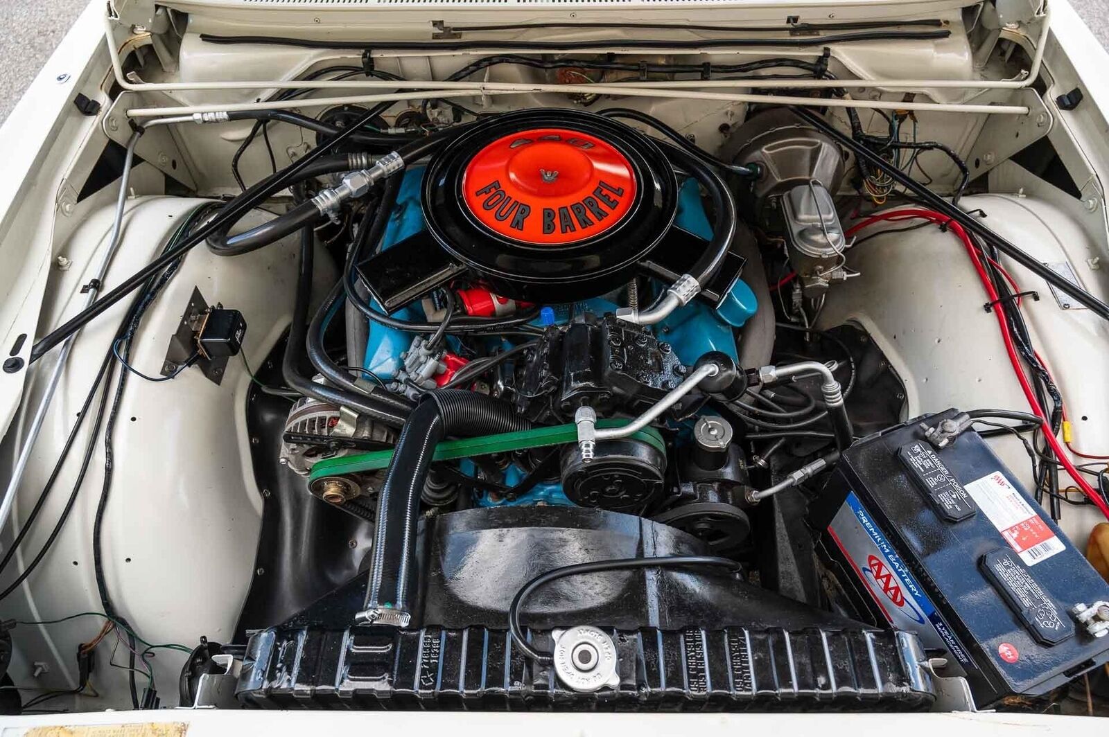 Chrysler-Imperial-1967-2-Door-17