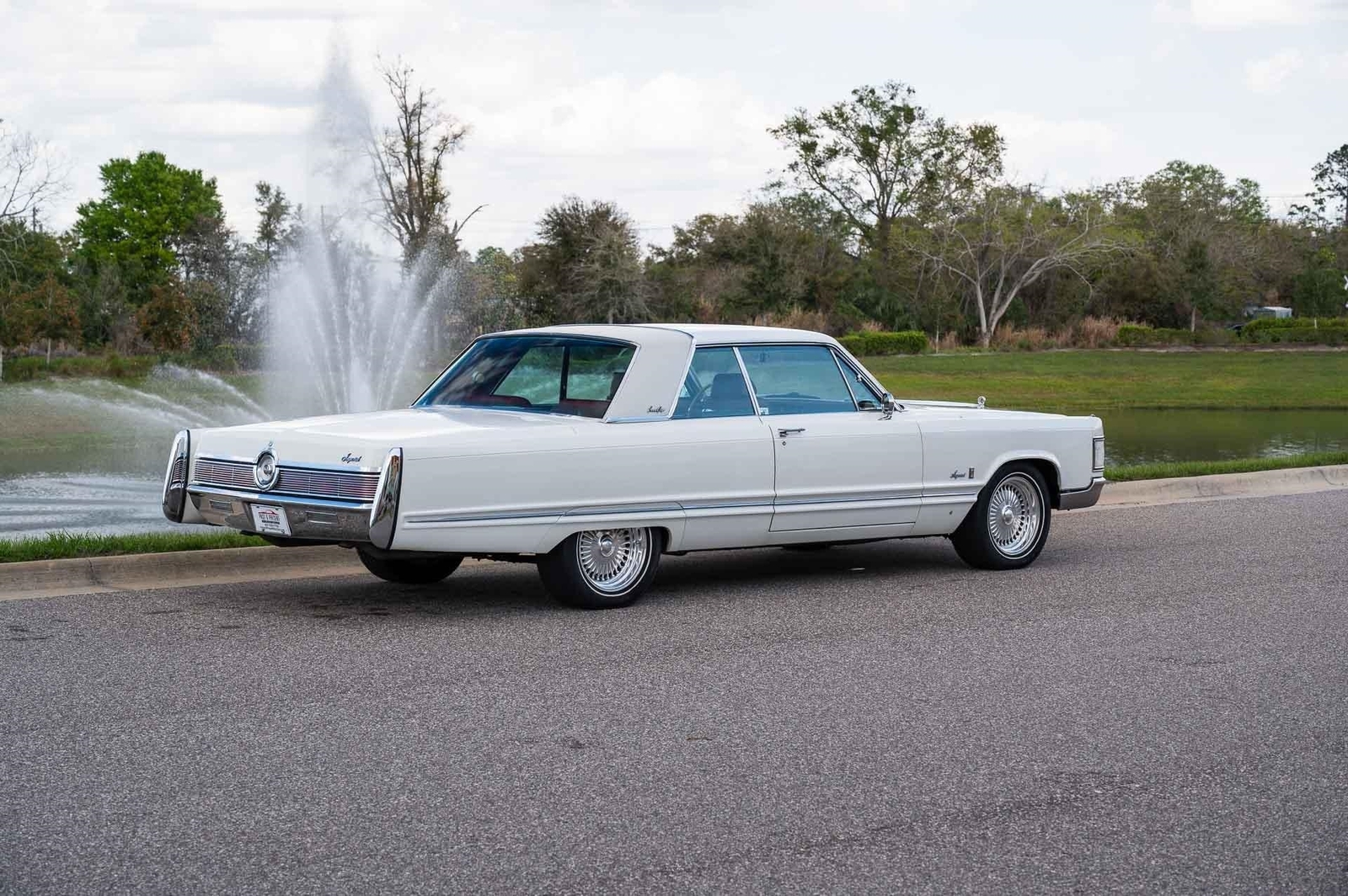 Chrysler-Imperial-1967-2-Door-35