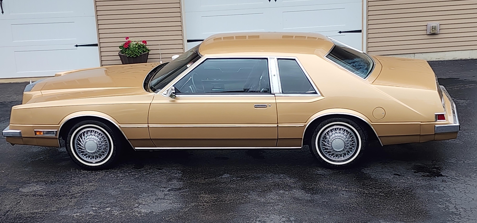 Chrysler Imperial 1982 2 dr