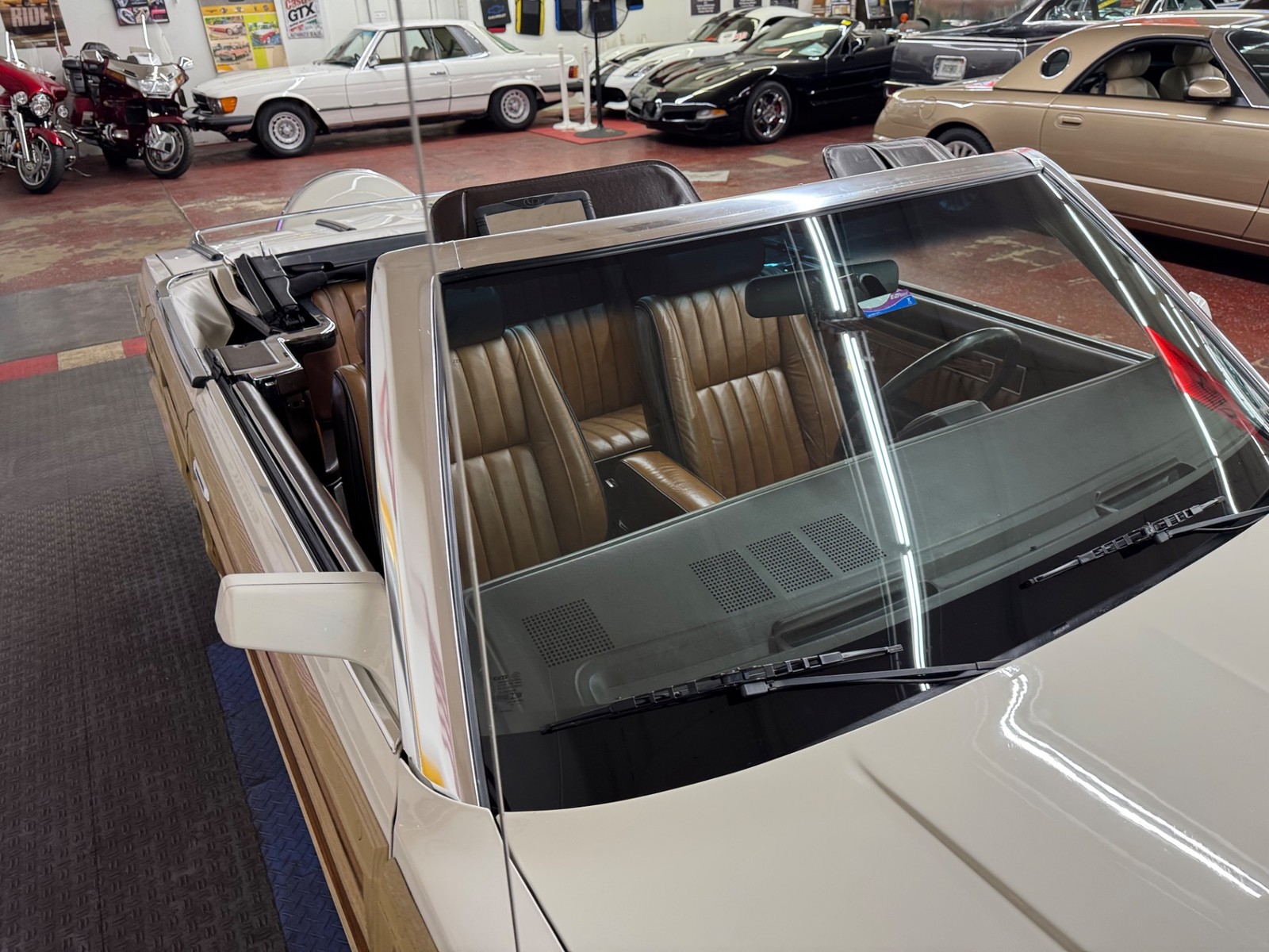 Chrysler-LeBaron-1984-Convertible-16