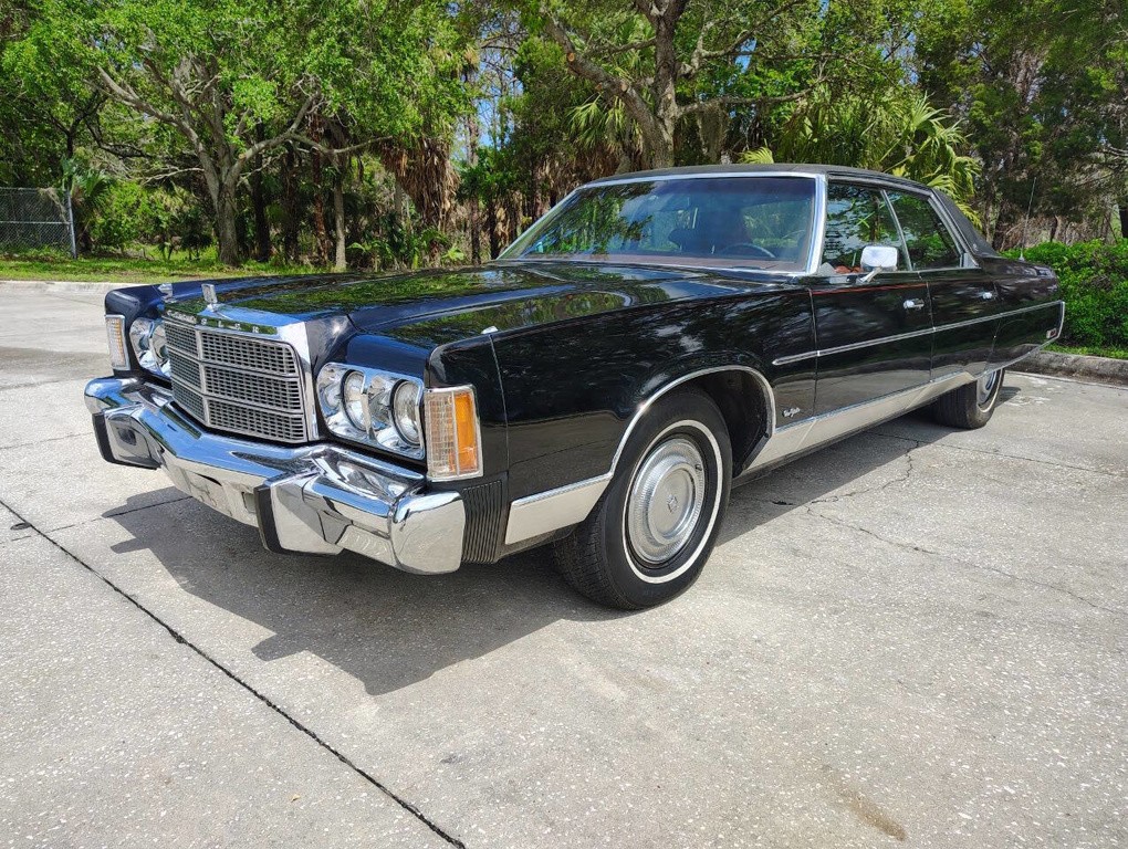 Chrysler-New-Yorker-1975-9