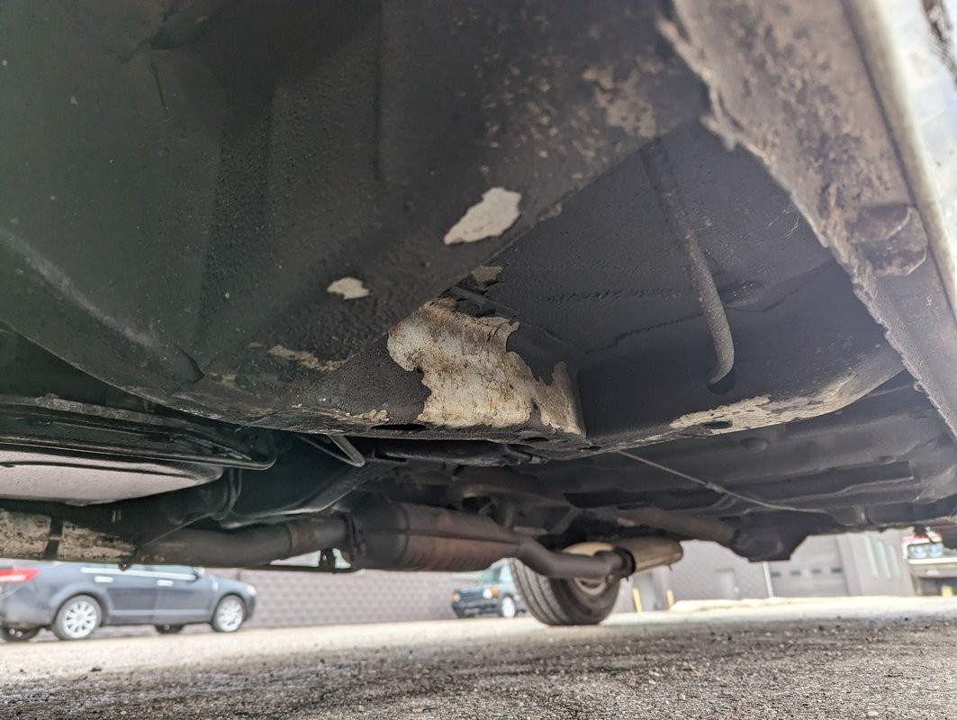 Chrysler-New-Yorker-1983-Sedan-11