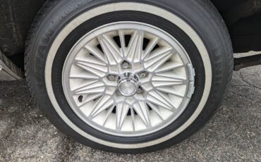 Chrysler-New-Yorker-1983-Sedan-24