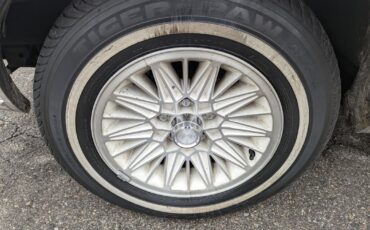 Chrysler-New-Yorker-1983-Sedan-25