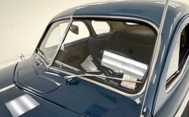 Chrysler-New-yorker-1947-Hawaii-Blue-Dark-Blue-16