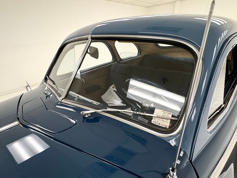 Chrysler-New-yorker-1947-Hawaii-Blue-Dark-Blue-16