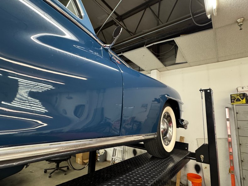 Chrysler-New-yorker-1947-Hawaii-Blue-Dark-Blue-48