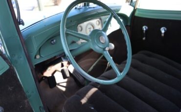 Chrysler-Other-1933-Green-Brown-1