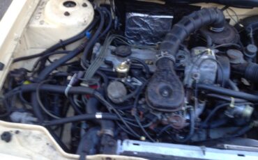 Chrysler-Town-Country-1985-16