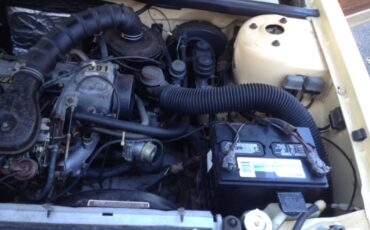 Chrysler-Town-Country-1985-18